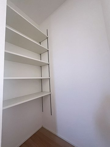 新築戸建・新築建売　福島市笹木野字南中谷地　野田小・野田中の収納|大容量のパントリー収納