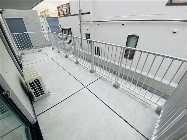 Ｇｒａｎｄ　Ｃｏｆｆｒｅｔ吉祥寺本町のバルコニー