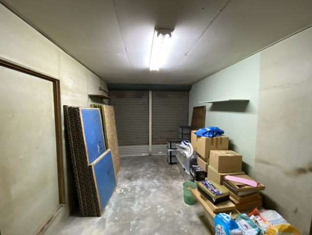 大垣市加賀野３丁目　２階建のその他|ガレージ内部