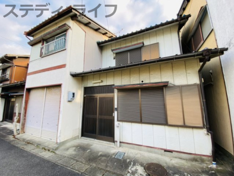 大垣市加賀野３丁目　２階建