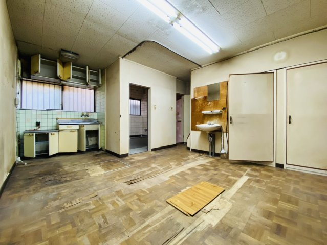 大垣市加賀野３丁目　２階建の居間・リビング
