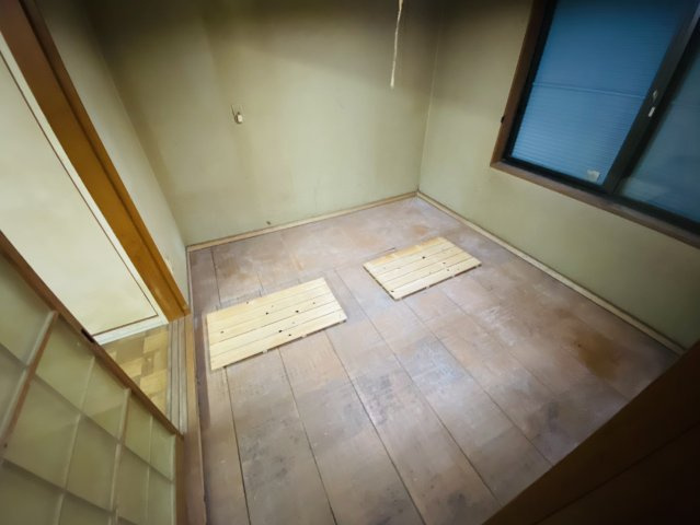 大垣市加賀野３丁目　２階建の和室