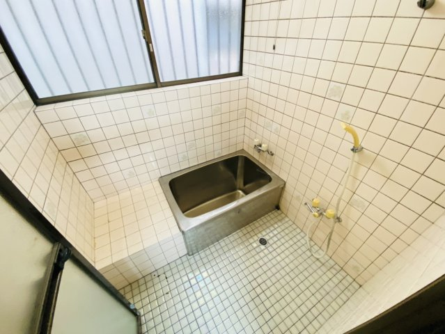 大垣市加賀野３丁目　２階建の浴室