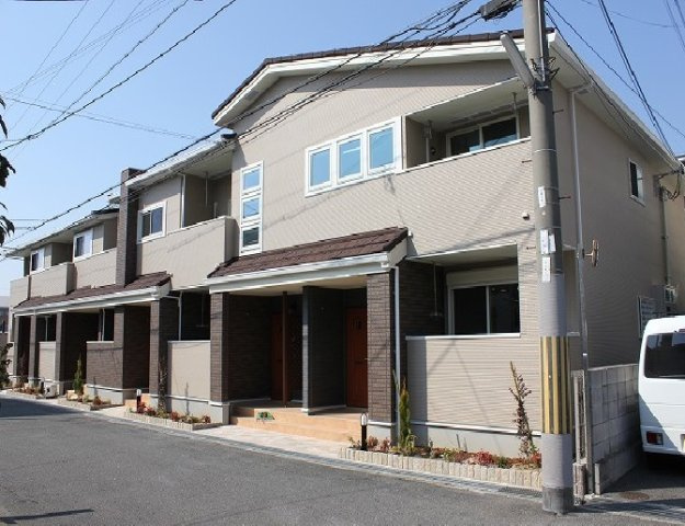 コンフォール鳳の外観