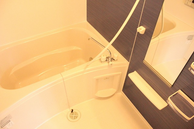 コンフォール鳳の浴室