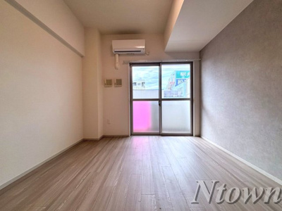 【その他】 | ジュール亀島 | こちらのリビングで趣味の時間をお楽しみください