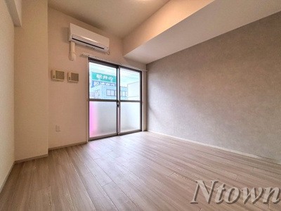 【居間・リビング】 | ジュール亀島 | ゆったり過ごせる居間です