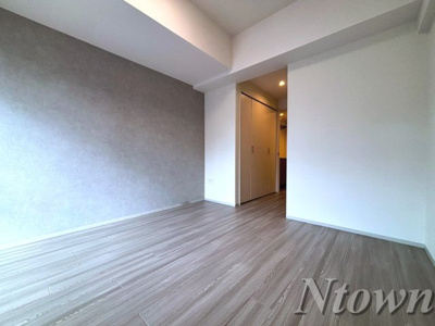 【居間・リビング】 | ジュール亀島 | こちらの居間で趣味の時間をお楽しみください