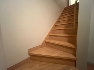 【内装】 | アンジェリック | 階段（イメージ）