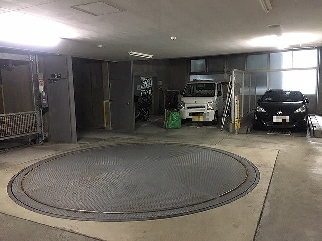 レジディア御茶ノ水の駐車場