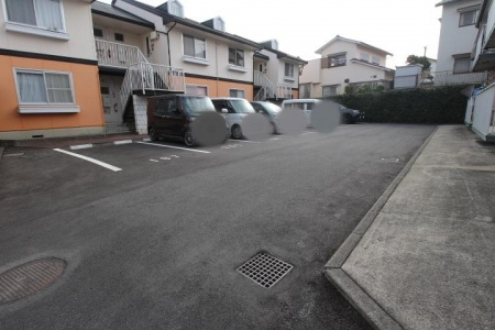 レジデンス21TH C棟の駐車場