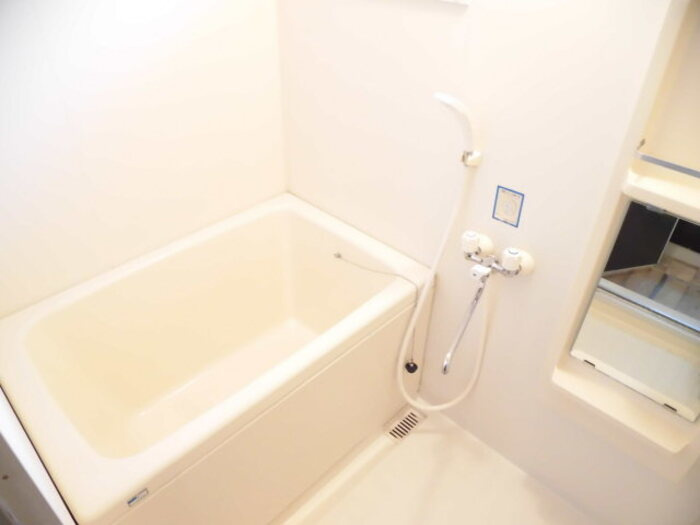 レジデンス21TH C棟の浴室|コンパクトで使いやすいお風呂です