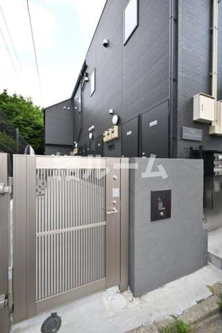 練馬区桜台３丁目のアパートのエントランス