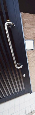 パークサイドプラム　３０１のエントランス