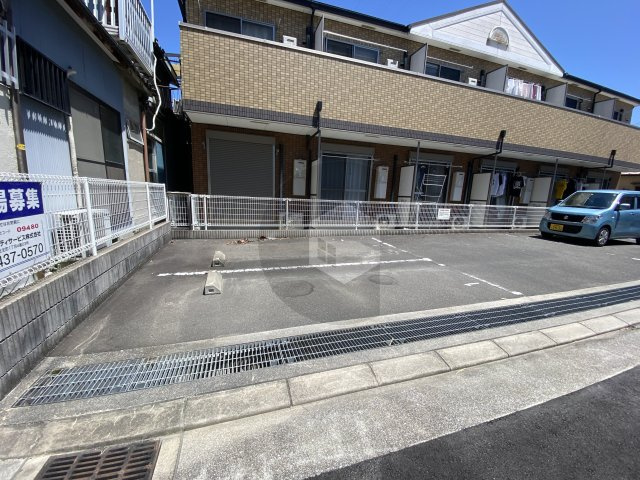 フジパレスヴィオレの駐車場