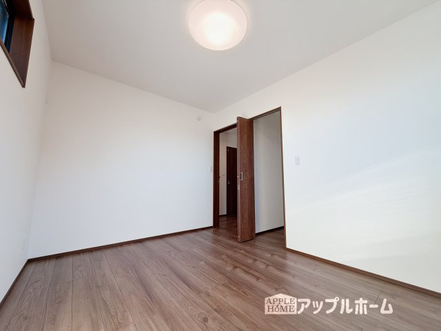[新築住宅] 深谷市萱場 第10期 全6棟の洋室|２階居室は全室収納あり！たっぷりある収納活用でお部屋もキレイを保てます♪