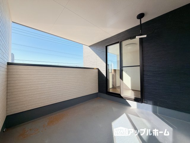 【新築住宅】深谷市萱場 第10期 全6棟のバルコニー|インナーバルコニーで突然の雨でも安心♪直射日光を防げるので、紫外線を気にせず自然の光や風を感じながら日光浴もできちゃいます♪