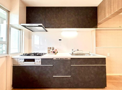 【キッチン】 | 魚崎コーポ | 食洗機は手洗いよりも時間の節約ができるので、子育てや家事で忙しい家庭の見方です