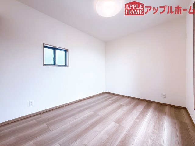 【新築住宅】熊谷市上之 第9期 全4棟の洋室|２階居室は全室収納あり！たっぷりある収納活用でお部屋もキレイを保てます♪