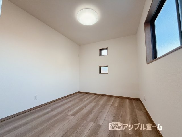 【新築住宅】熊谷市上之第9期の洋室|２階居室は全室収納あり！たっぷりある収納活用でお部屋もキレイを保てます♪