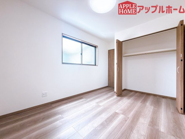 【新築住宅】熊谷市上之 第9期 全4棟の洋室|２階居室は全室収納あり！たっぷりある収納活用でお部屋もキレイを保てます♪