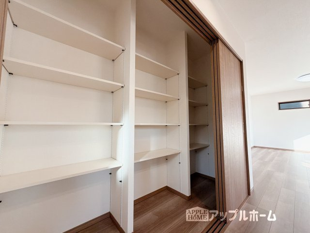 【新築住宅】熊谷市上之第9期の収納|約1.5帖のキッチンパントリー♪