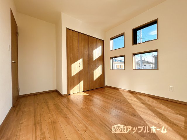 【新築住宅】熊谷市上之第9期の洋室|２階居室は全室収納あり！たっぷりある収納活用でお部屋もキレイを保てます♪