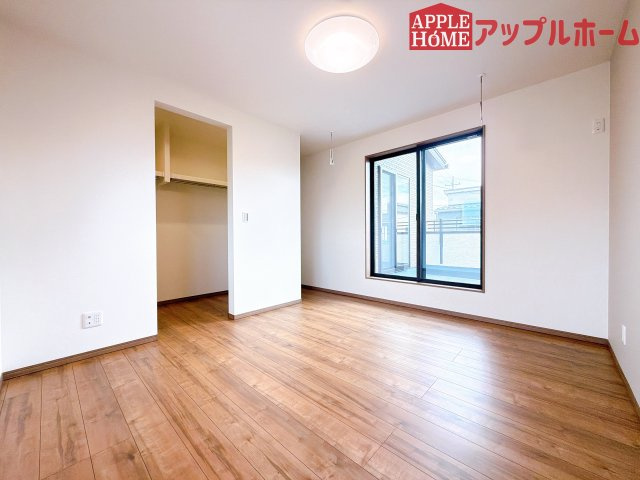 【新築住宅】熊谷市上之 第9期 全4棟の洋室|２階居室は全室収納あり！たっぷりある収納活用でお部屋もキレイを保てます♪
