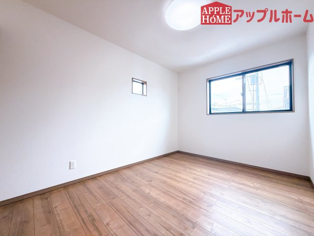 【新築住宅】熊谷市上之 第9期 全4棟の洋室|２階居室は全室収納あり！たっぷりある収納活用でお部屋もキレイを保てます♪