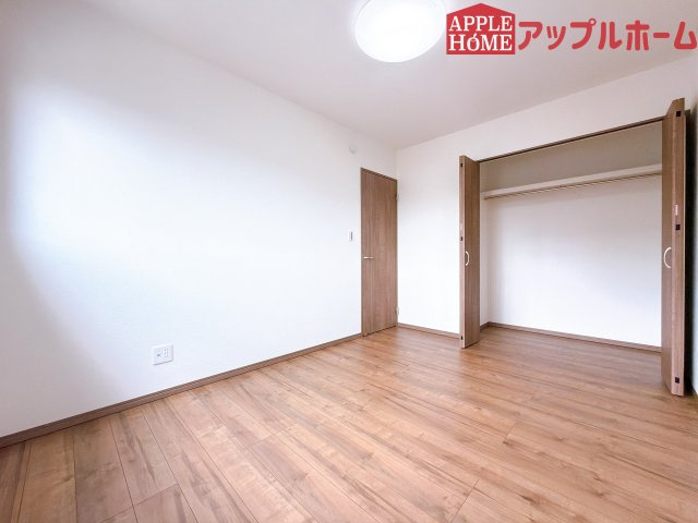 【新築住宅】熊谷市上之 第9期 全4棟の洋室|２階居室は全室収納あり！たっぷりある収納活用でお部屋もキレイを保てます♪
