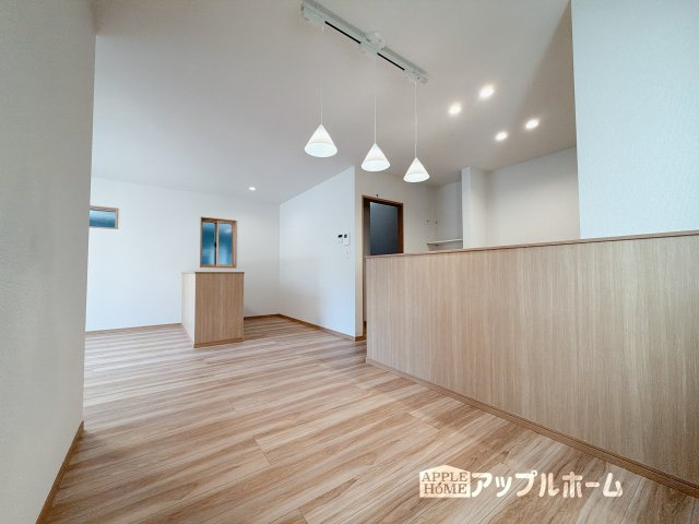 [新築住宅] 深谷市上野台 第59期 全3棟の居間・リビング|１日の長い時間を過ごす大切なリビングだから、広さ日当たりとことんこだわりましょう♪ぜひこの空間を実際にご体感ください！