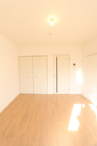 プライムアーバン川崎南幸町の洋室|※参考写真