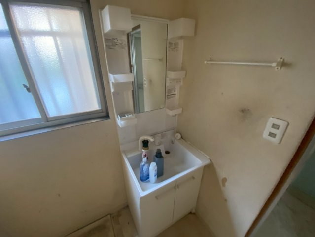 松原貸家の洗面所