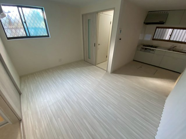 深江北町テラスハウスの居間・リビング