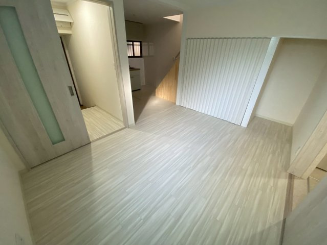 深江北町テラスハウスの居間・リビング