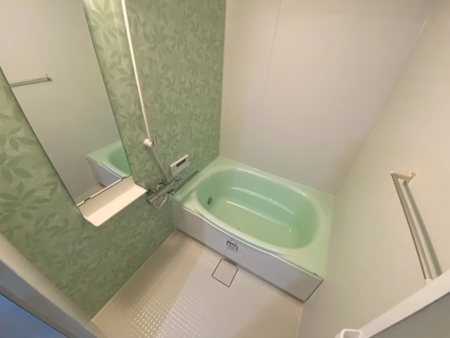 深江北町テラスハウスの浴室