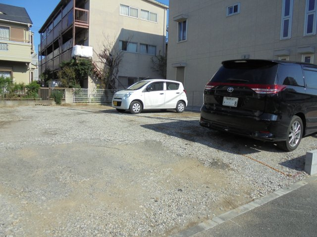 ファンディーナの駐車場