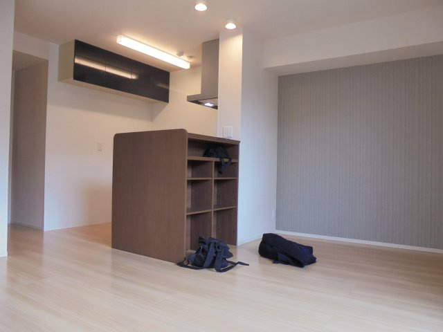 ファンディーナの居間・リビング|※反転写真