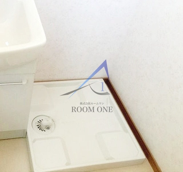 高輪ハウスの設備|洗濯機置場です。