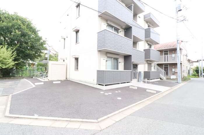 ベルフルールの駐車場