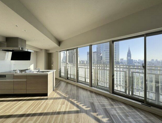 フロンティア新宿タワーの居間・リビング