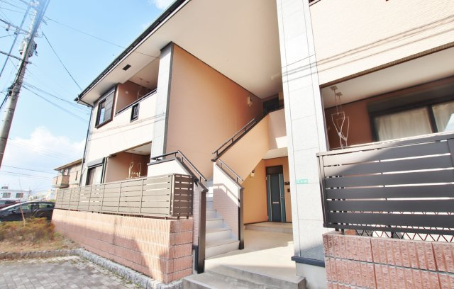  グリーンコーポ浪打 四番館のエントランス|清潔なエントランス♪