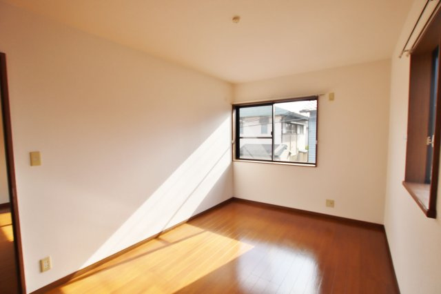  グリーンコーポ浪打 四番館の寝室|クローゼット付の寝室です☆