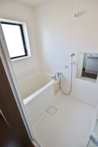  グリーンコーポ浪打 四番館の浴室|きれいなお風呂です♪