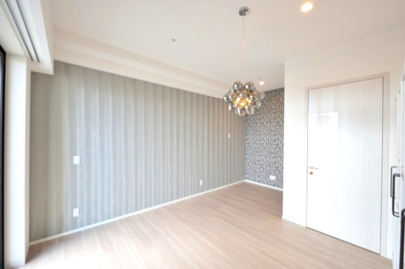 NAGOYA the TOWERのその他|アクセントクロスが映える、落ち着きある洋室