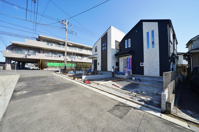 【横浜市旭区東希望が丘62-5全2棟新築戸建て】★仲介手数料無料★（東希望が丘小学校・希望が丘中学校）の前面道路含む現地写真