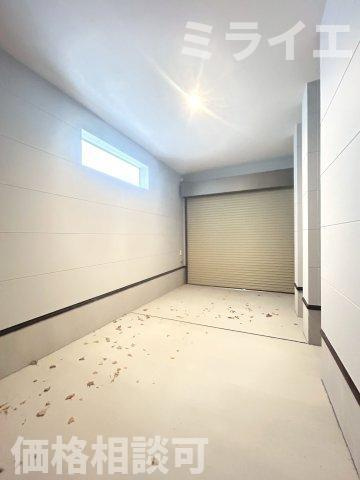 【新築戸建】札幌市白石区栄通5丁目2棟の駐車場|ビルトインガレージ