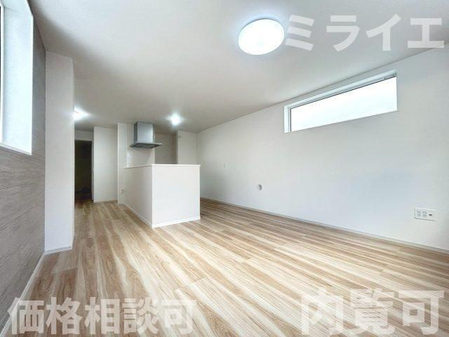【新築戸建】札幌市白石区栄通5丁目2棟の居間・リビング|【仲介手数料無料】【内覧可能】です。