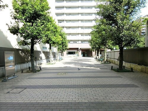 ライオンズタワー府中のエントランス|エントランス外観