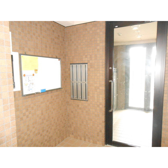 ハイツ秋桜のエントランス|出入口